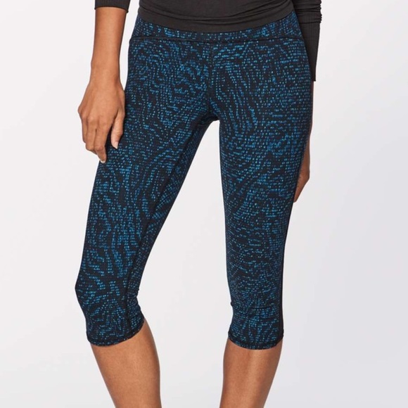 Lululemon Train Times Crop - Picture 1 of 5